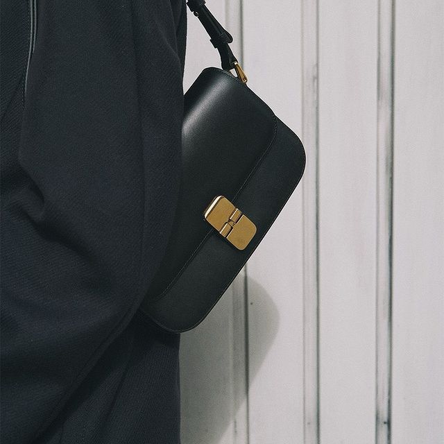 A.P.C., Grace Shoulder Çantasını Tanıttı