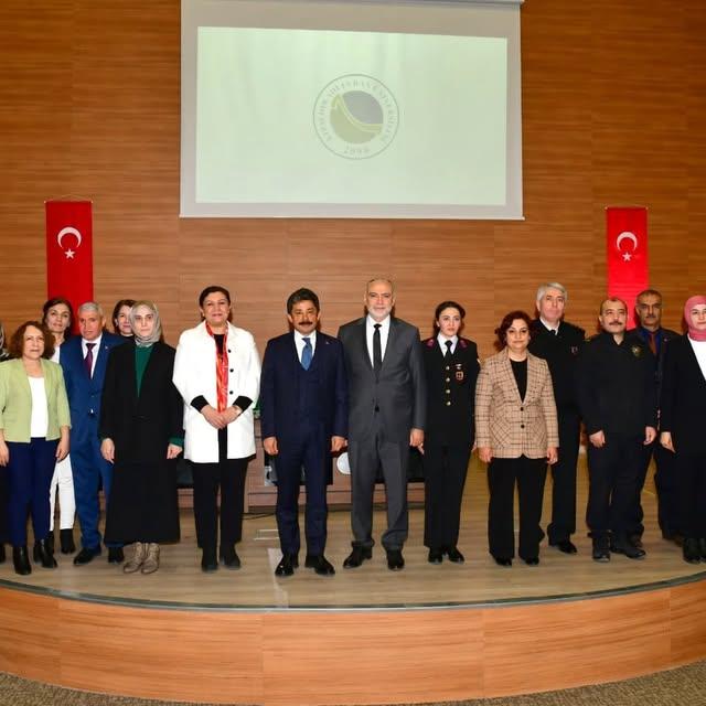 Kırşehir Valisi Murat Sefadi, 8 Mart Dünya Kadınlar Günü Paneline Katıldı