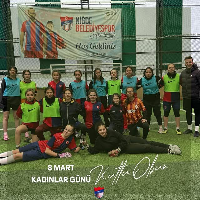 Niğde Belediyespor, 8 Mart Kadınlar Günü'nü Kutladı