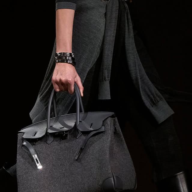 Hermes, 2025 Sonbahar-Kış Koleksiyonunu Tanıtıyor: Nadège Vanhée'nin Yaratıcı Vizyonu