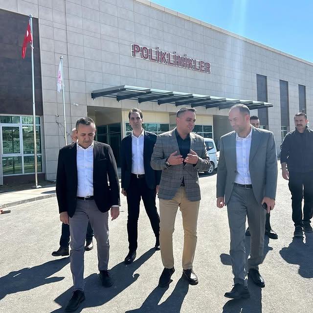 Niğde Belediye Başkanı Emrah Özdemir, Niğde Eğitim ve Araştırma Hastanesi Ek Binasını İnceledi