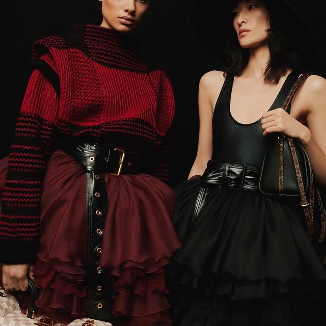 Louis Vuitton Kadın Sonbahar-Kış 2025 Defilesi: Performans Sanatlarından Esinlenmeler