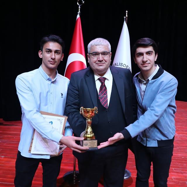 Niğde'de Tıp Bayramı Kutlamaları: Başhekim Doğan, Geleceğin Hekimlerini Ödüllendirdi