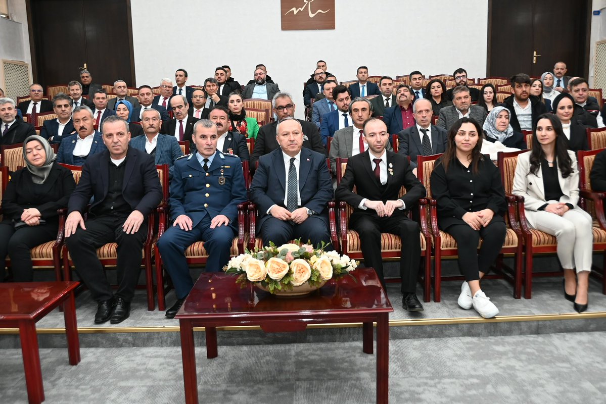 Cumhurbaşkanı Erdoğan, Gazi İş Adamı Zeki Didinmez'e Devlet Övünç Madalyası Takdim Etti