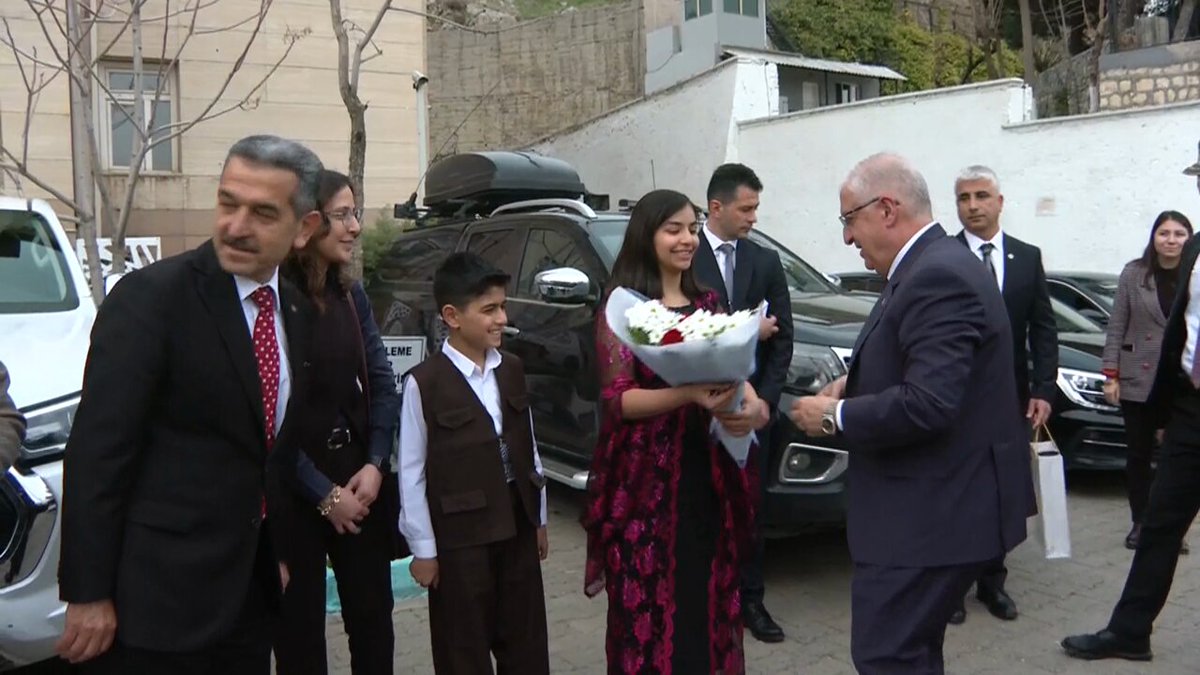Millî Savunma ve Gençlik Spor Bakanları, Şırnak'ta Askeri Komuta Kademesiyle Ziyarette Bulundu