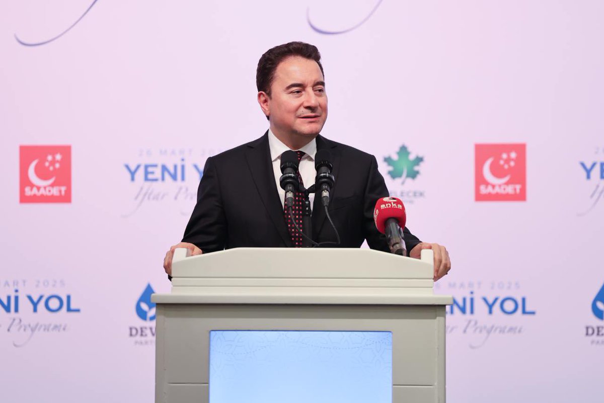 Ali Babacan, Yeni Yol Grubu İftarında İş Dünyası ve Sivil Toplum Temsilcileriyle Buluştu