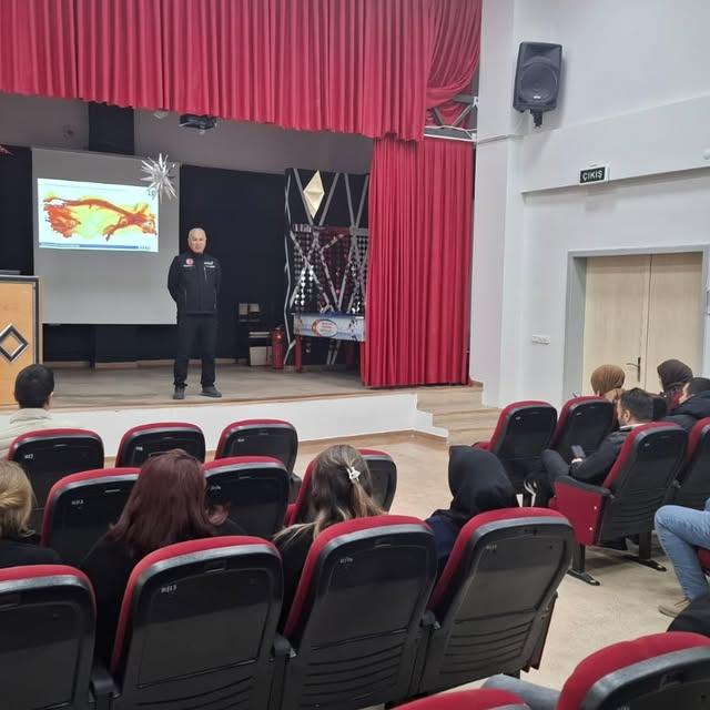 Kırşehir'de Engelsiz Yaşam Merkezi Çalışanlarına Afet Farkındalık Eğitimi Verildi
