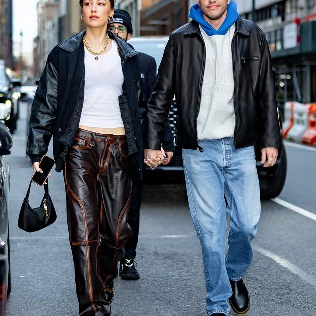 Pete Davidson ve Elsie Hewitt, New York'ta Sade ve Şık Bir Stil ile Görüntülendi