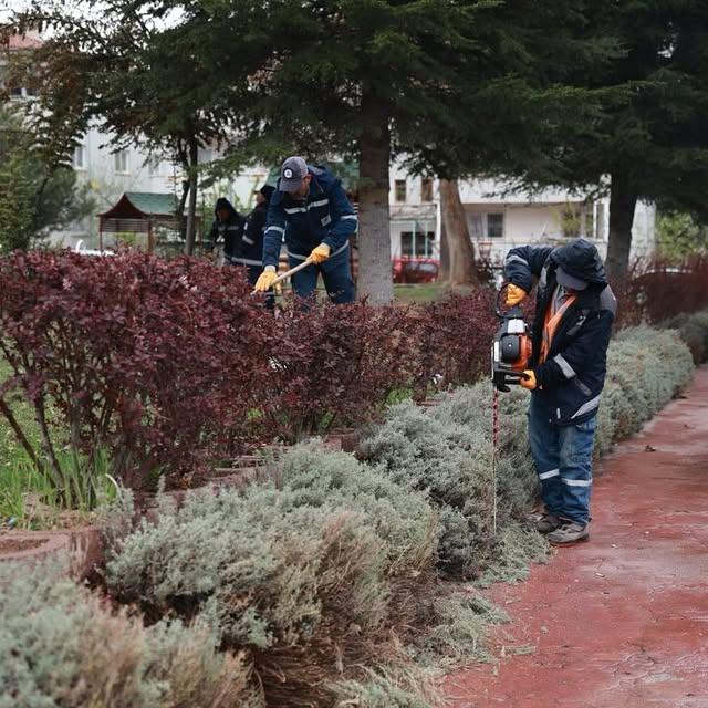 Nevşehir Belediyesi, 2000 Evler Mahallesi'nde Kapsamlı Temizlik Çalışması Yaptı