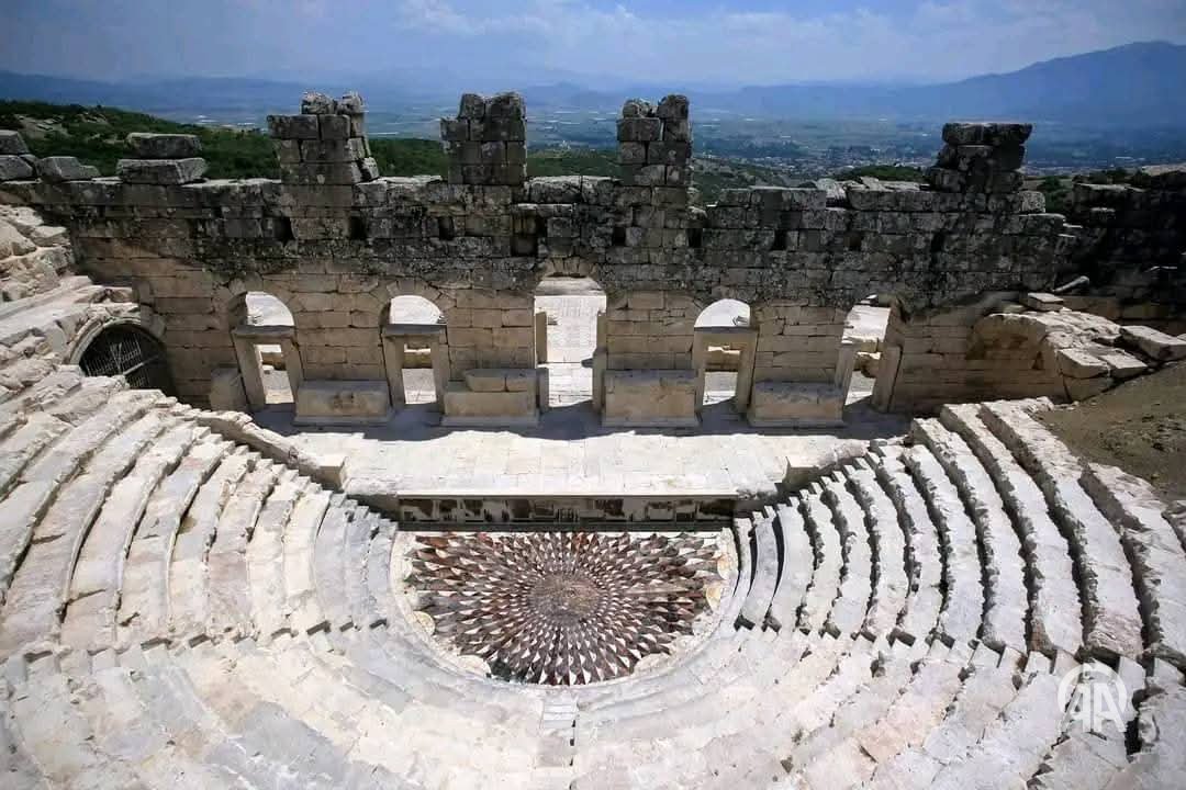 Kibyra'daki Melez Mozaiği Halkın Gözüne Açıldı
