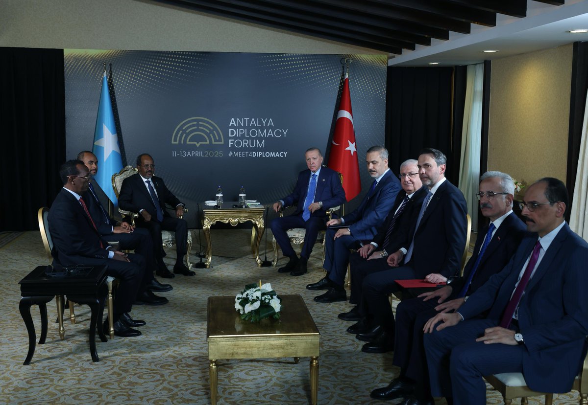 Ulaştırma Bakanı Erdoğan, Somali Cumhurbaşkanıyla Antalya’da Buluştu