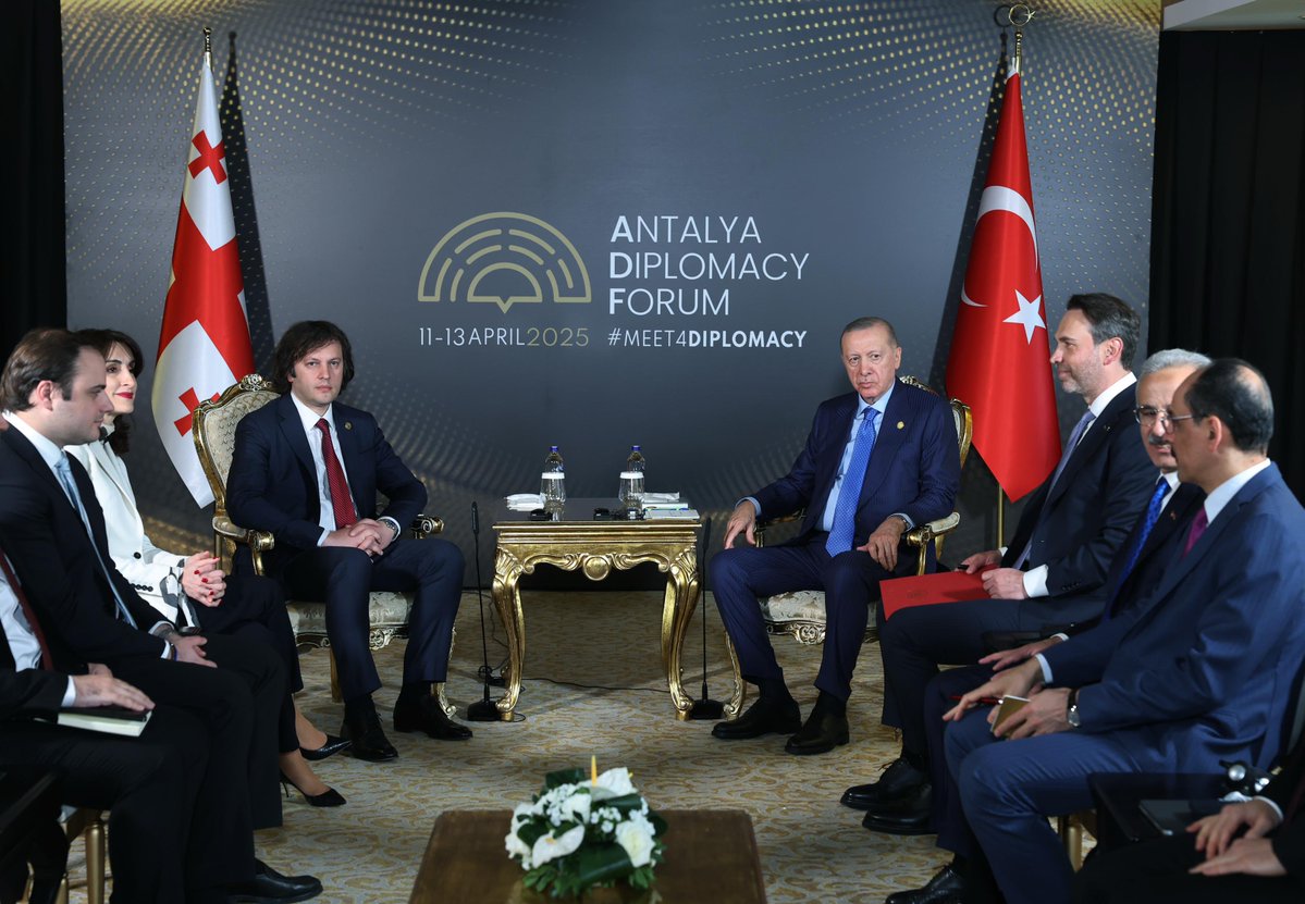 Ulaştırma Bakanı Uraloğlu, Antalya'da Gürcistan Başbakanıyla Buluştu