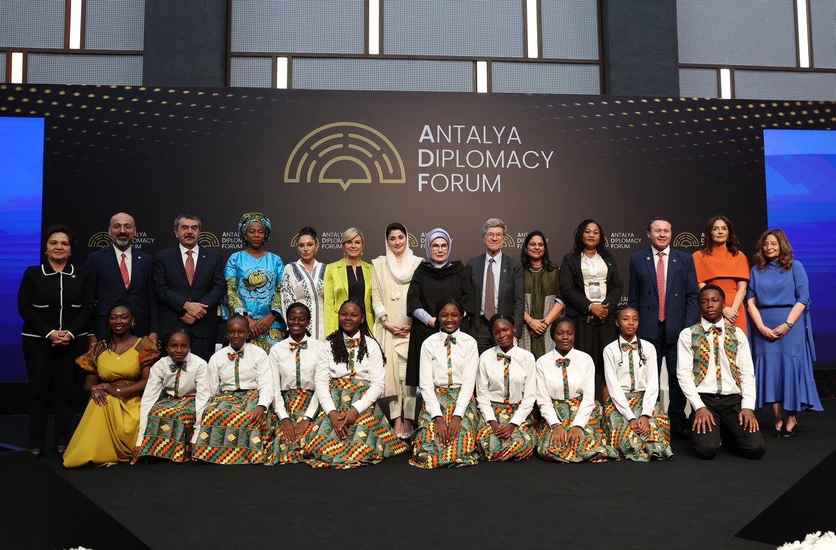 Emine Erdoğan’ın Ev Sahipliğinde Antalya Diplomacy Forum’da Eğitim Konferansı