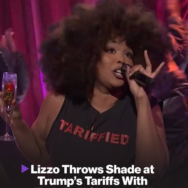 Lizzo, Trump Tariffs'e Yanıt Olarak 'TARIFFIED' Tişörtle Saturday Night Live'da Performans Sergiledi
