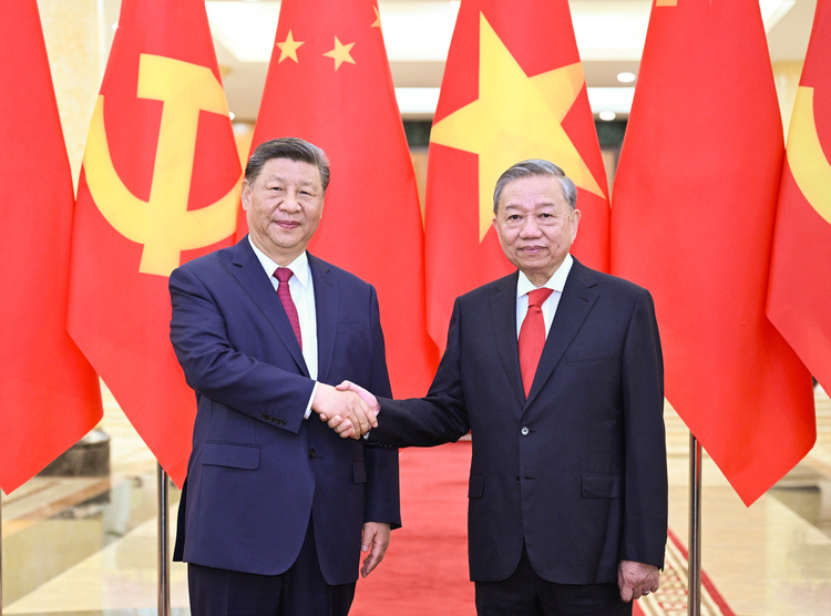 Çin Devlet Başkanı Xi, Çin-Vietnam Topluluğu Oluşturma Çağrısında Bulundu