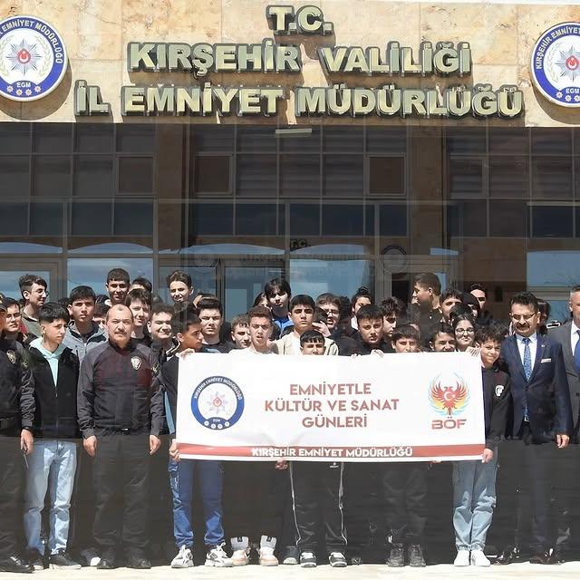 Kırşehir'de Polis Haftası Etkinlikleri: Öğrencilere Bilgilendirme ve Kültürel Aktiviteler