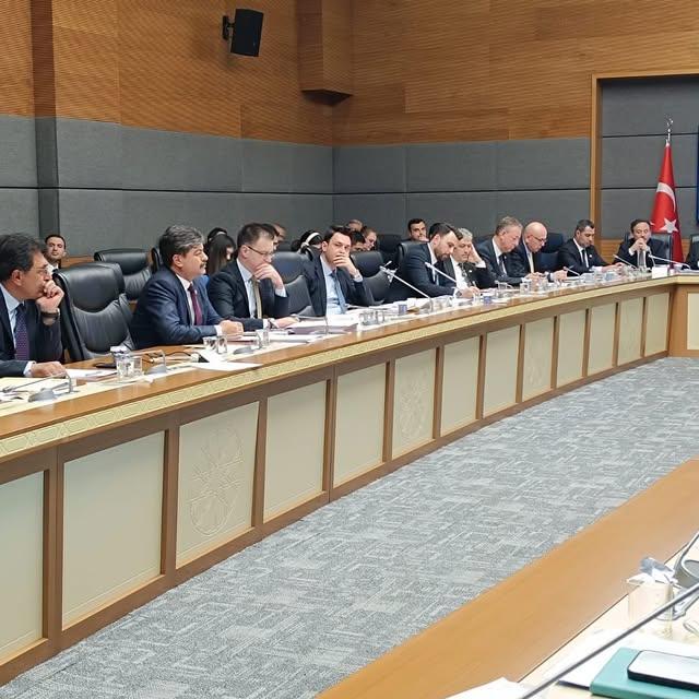 AK Partili Vekil Erbakan, Kamu İktisadi Teşebbüsleri Komisyonu Toplantısına Katıldı