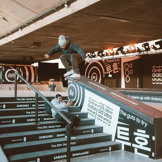 Dazed ve Dazed Club, Samsung'un Londra Skate Parkında Yeni Galaxy S25 Ultra'yı Test Etti