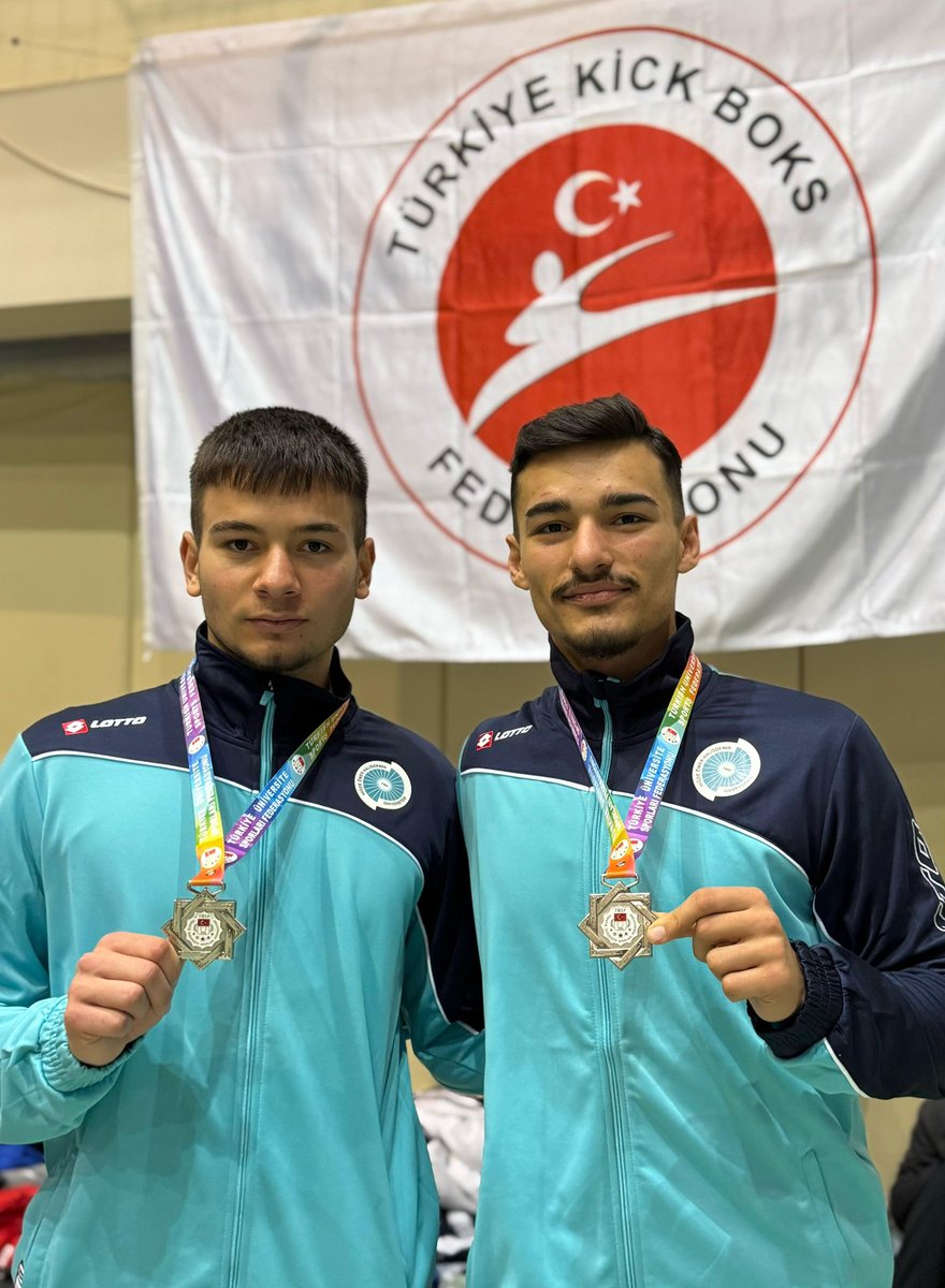 Niğde Ömer Halisdemir Üniversitesi Öğrencileri Üniversiteler Kick Boks Türkiye Şampiyonası’nda Madalya Kazandı