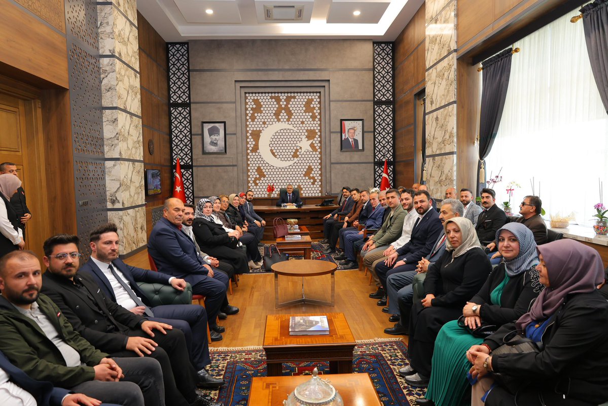 Niğde Valisi Cahit Çelik, Yeni İl Başkanı Mustafa Özdemir'i Ziyaret Etti
