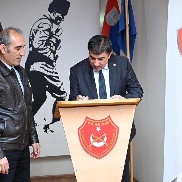 CHP Milletvekili ve Belediye Başkanı Kırşehir'deki Gaziler Derneklerini Ziyaret Etti