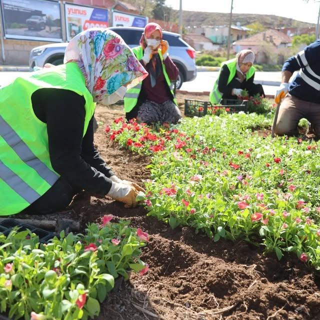 Aksaray Belediyesi Şehirde Renk Baharı Açtı