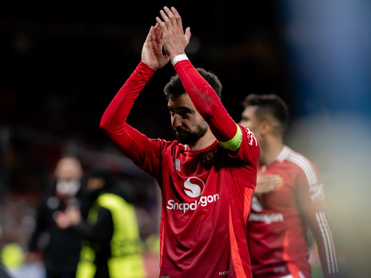 Manchester United, Old Trafford'da Gelişmiş Performans Sergiledi