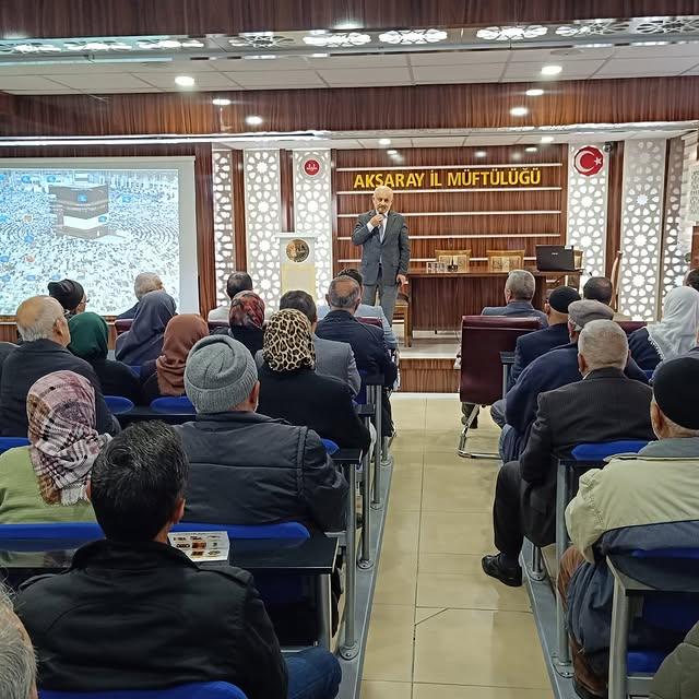 Aksaray'da 2025 Hac Eğitim Seminerleri Düzenlendi