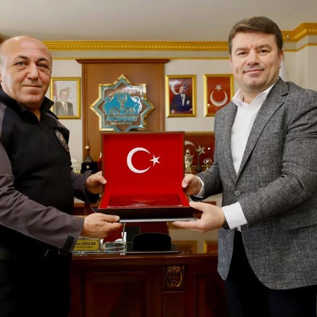 Aksaray İl Emniyet Müdürü ve Ekibi Belediye Başkanı Dinçer’i Ziyaret Etti