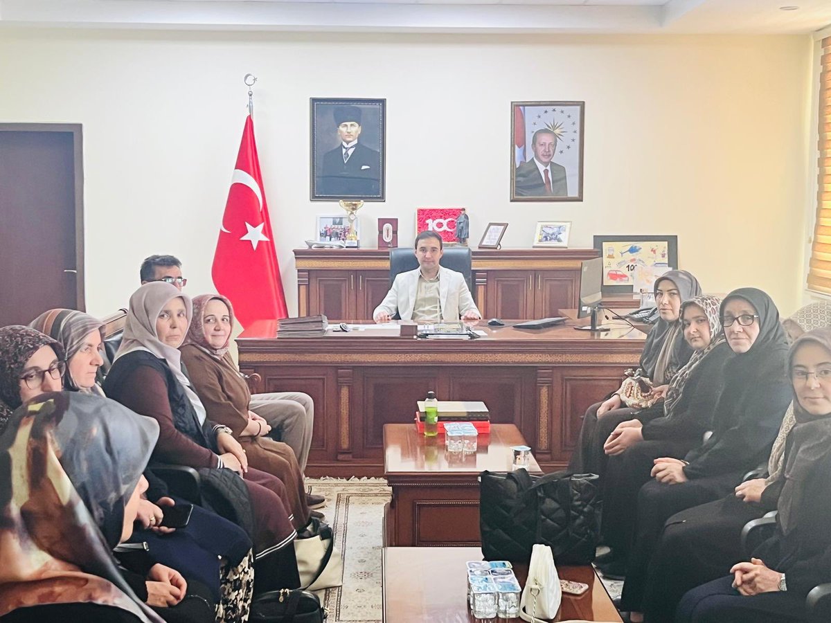 Eskil Kaymakamı Kursiyerleri Makamında Kabul Etti