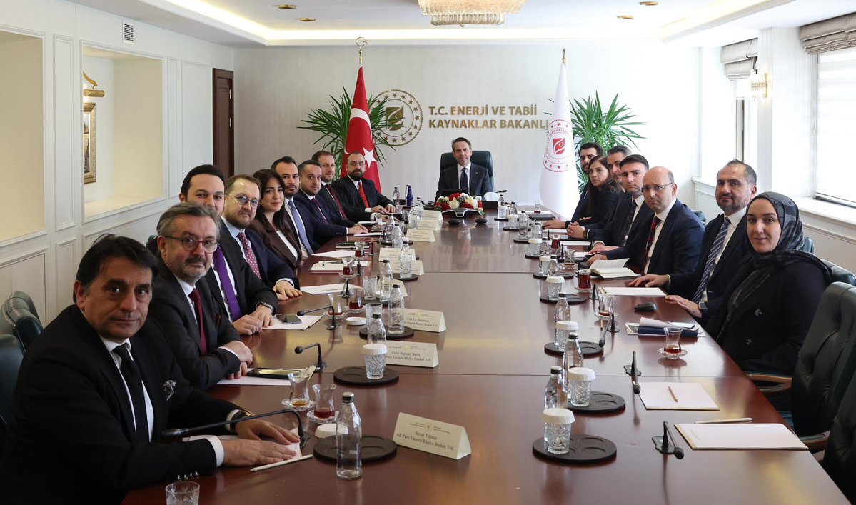 Enerji Bakanı Bayraktar, AK Parti Temsilcileri ile Toplantı