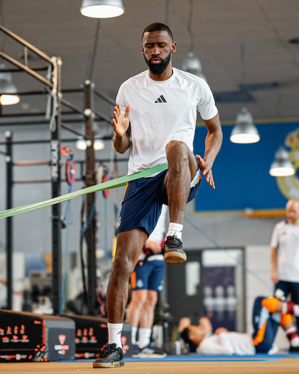 Real Madrid'den Toni Rüdiger Ayrılığı: Sözleşme İptali Sonrası Transfer Dönemi Belirsizliği