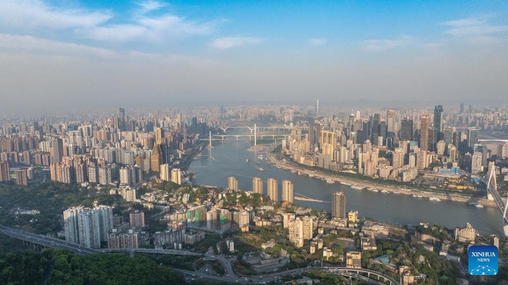 Çin'in Chongqing Şehri, Yangtze ve Jialing Nehirleri Kenarlarını Dönüştürdü