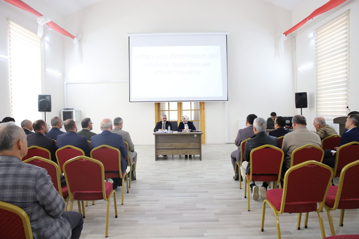 Niğde'de Meslekî ve Teknik Anadolu Liseleri ve Anaokulları Müdürleri Toplantısı