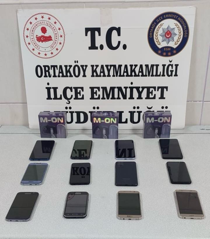 Aksaray’da Kaçak Telefon Operasyonu: 15 Cihaz Ele Geçirildi