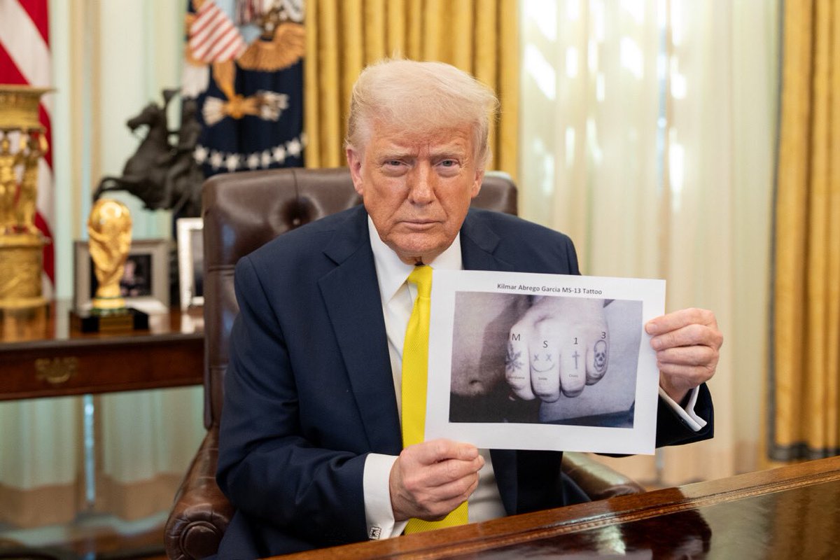 Donald Trump'ın MS-13 Soyadları Tatoosu İddiası