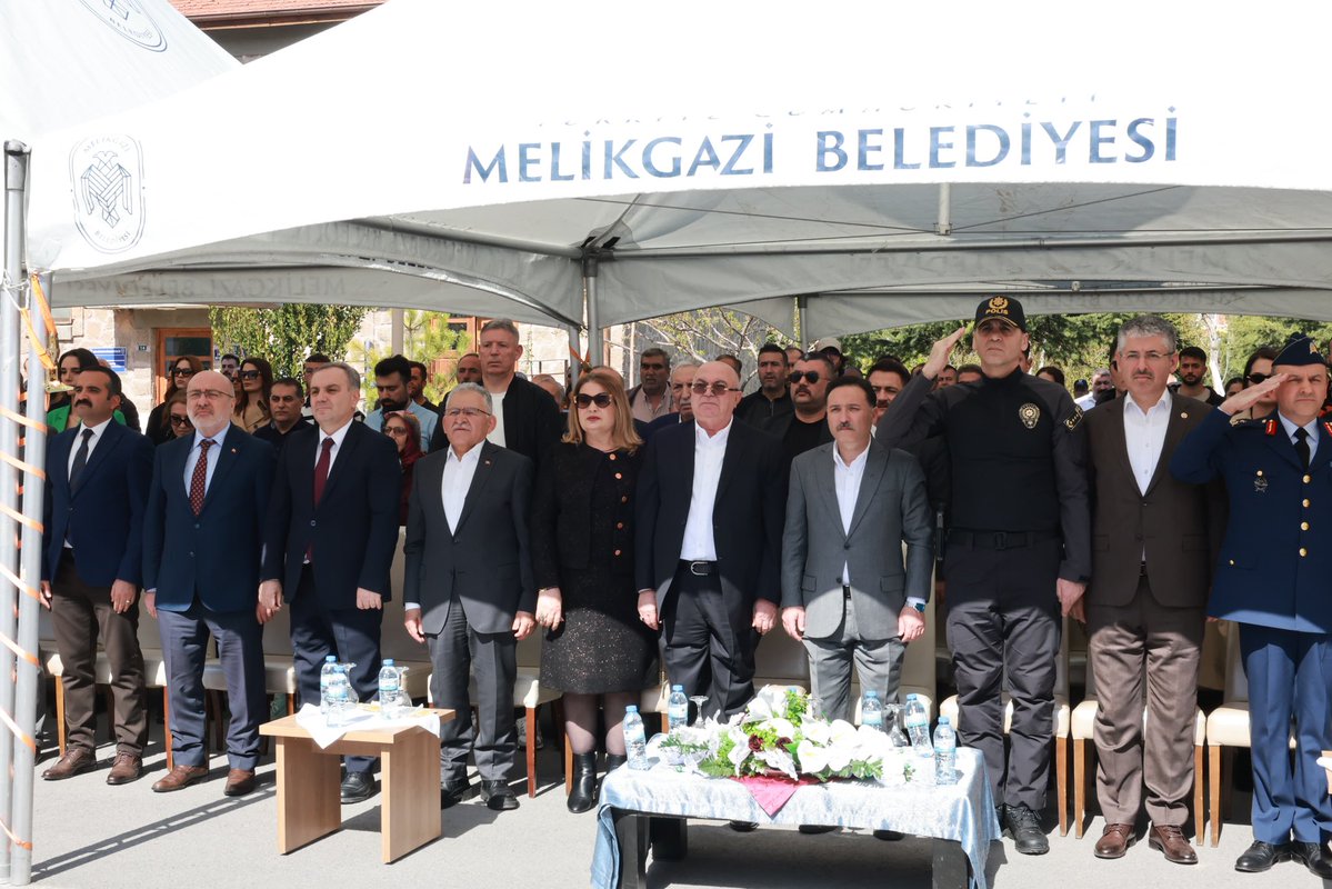 Kayseri Rektörü Engelli Vatandaşlara Akülü Araç Takdistıyla Buluştu