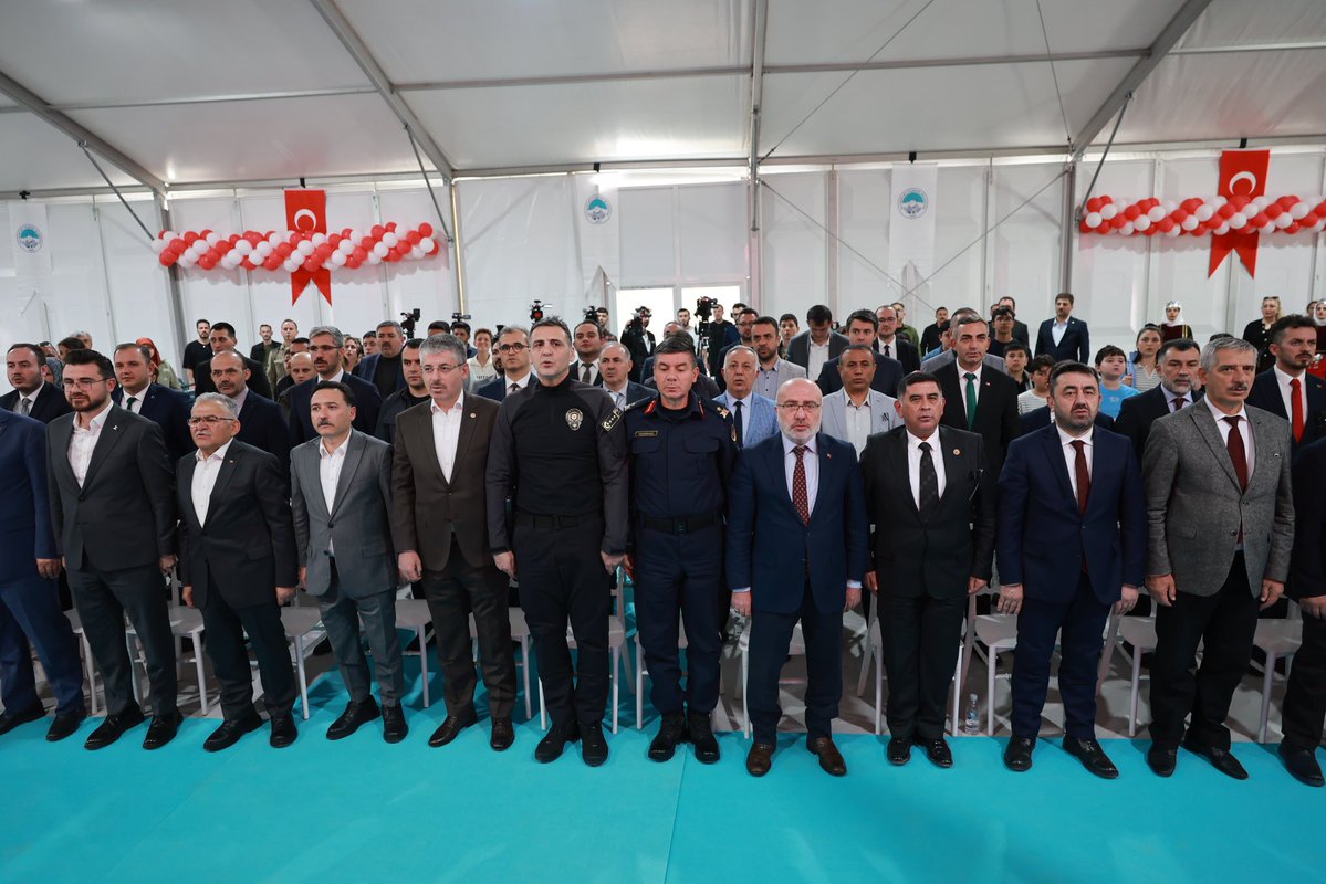 Kayseri Rektörü Çocuk Kitap Fuarını Açtı
