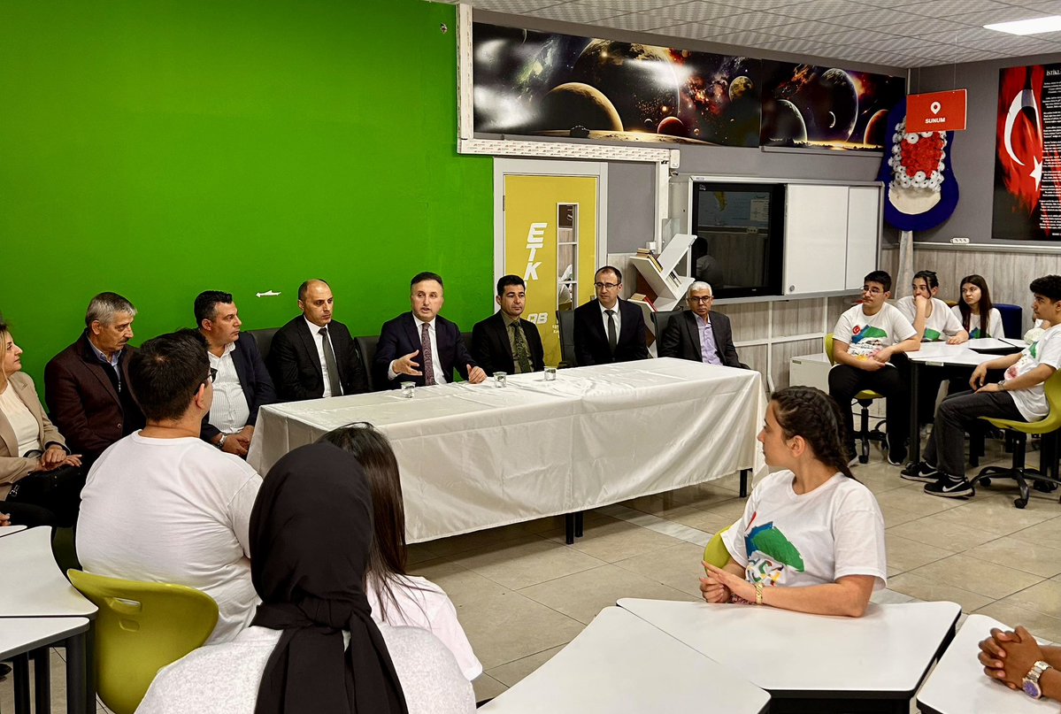 Esen, Kayseri Ticaret Meslek Lisesi’ni Ziyaret Etti ve ETKİLAB Çalışmalarını İnceledi