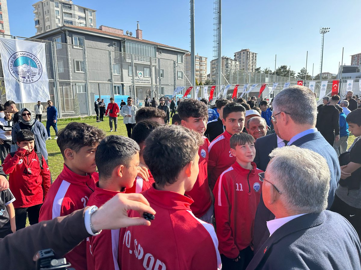 Recep Tayyip Erdoğan Kayseri'de Amatör Spor Kulüplerine Destek Oldu