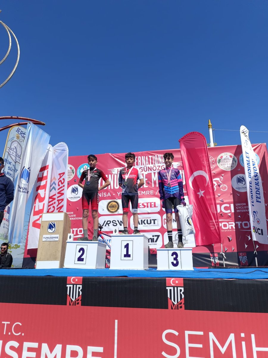 Nevşehir Bisiklet Sporcuları Manisa'da Başarı Elde Etti