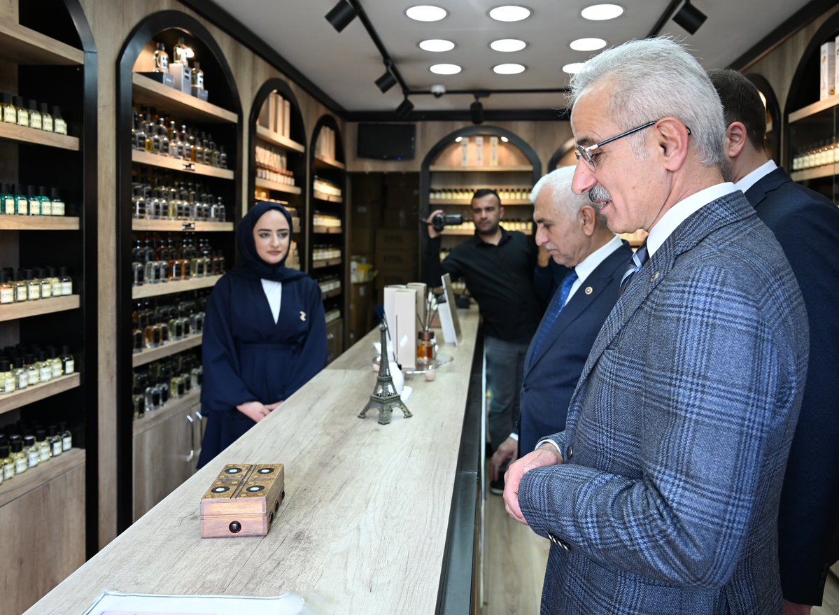 Ulaştırma Bakanı Uraloğlu Siirt’te Esnaf Ziyareti