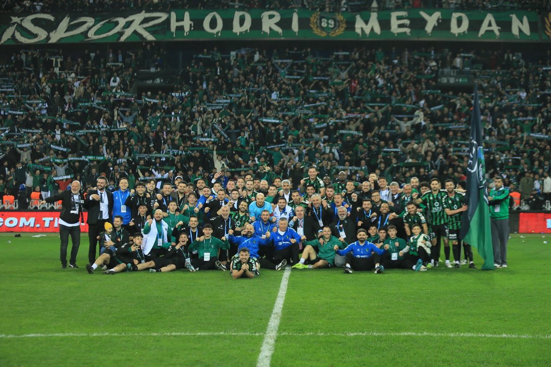 Kocaelispor Süper Lig'e Dönüşüyle Türkiye Sevinci
