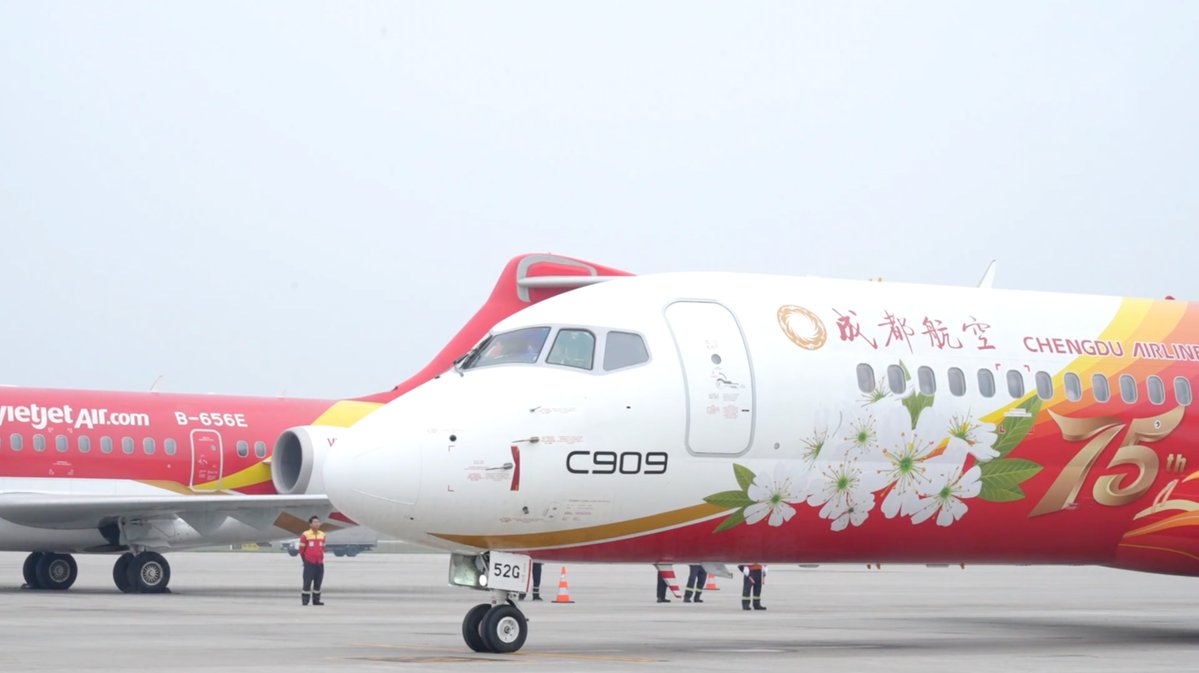 Çin'in C909 Uçağı Vietnam'da Ticari Operasyonlara Başladı