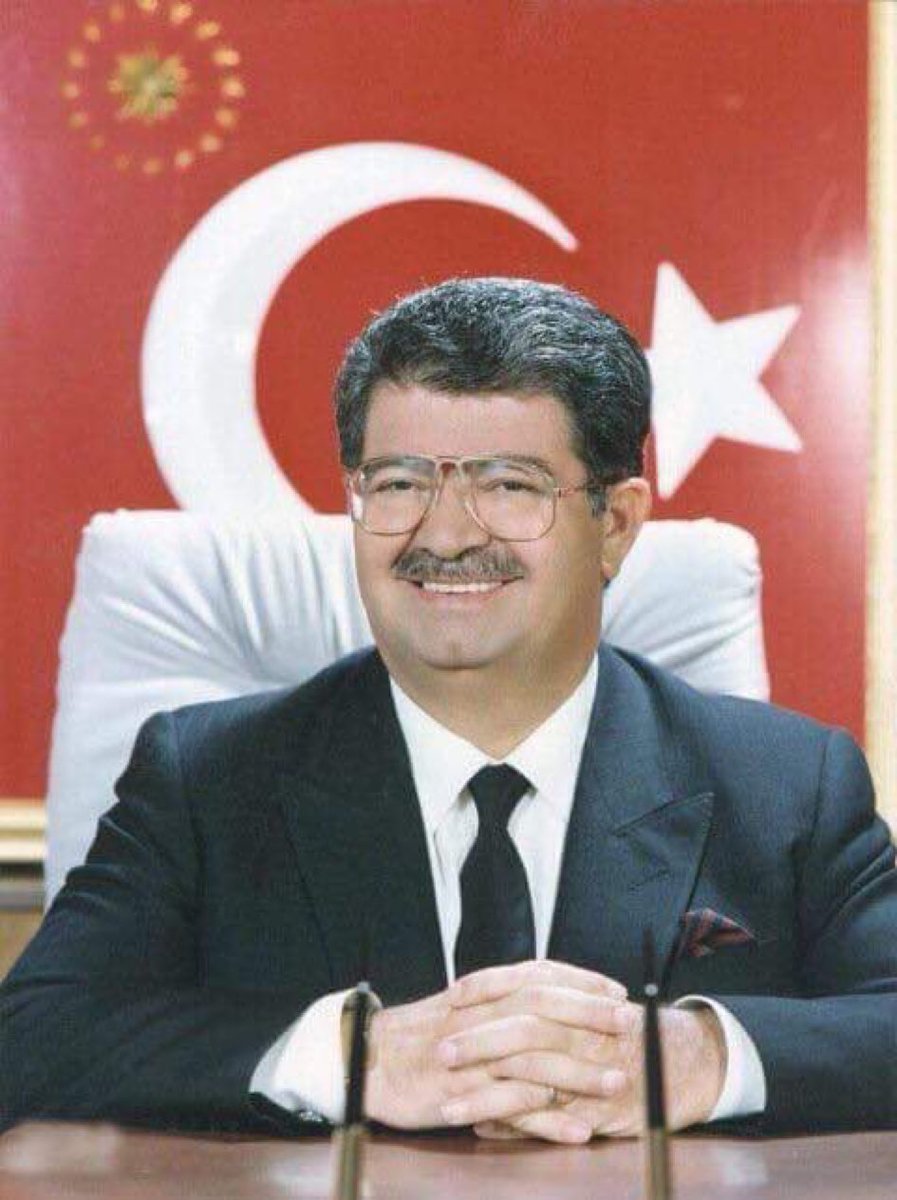 Turgut Özal'ın Vefatının Yıldönümü Anıt Mezar