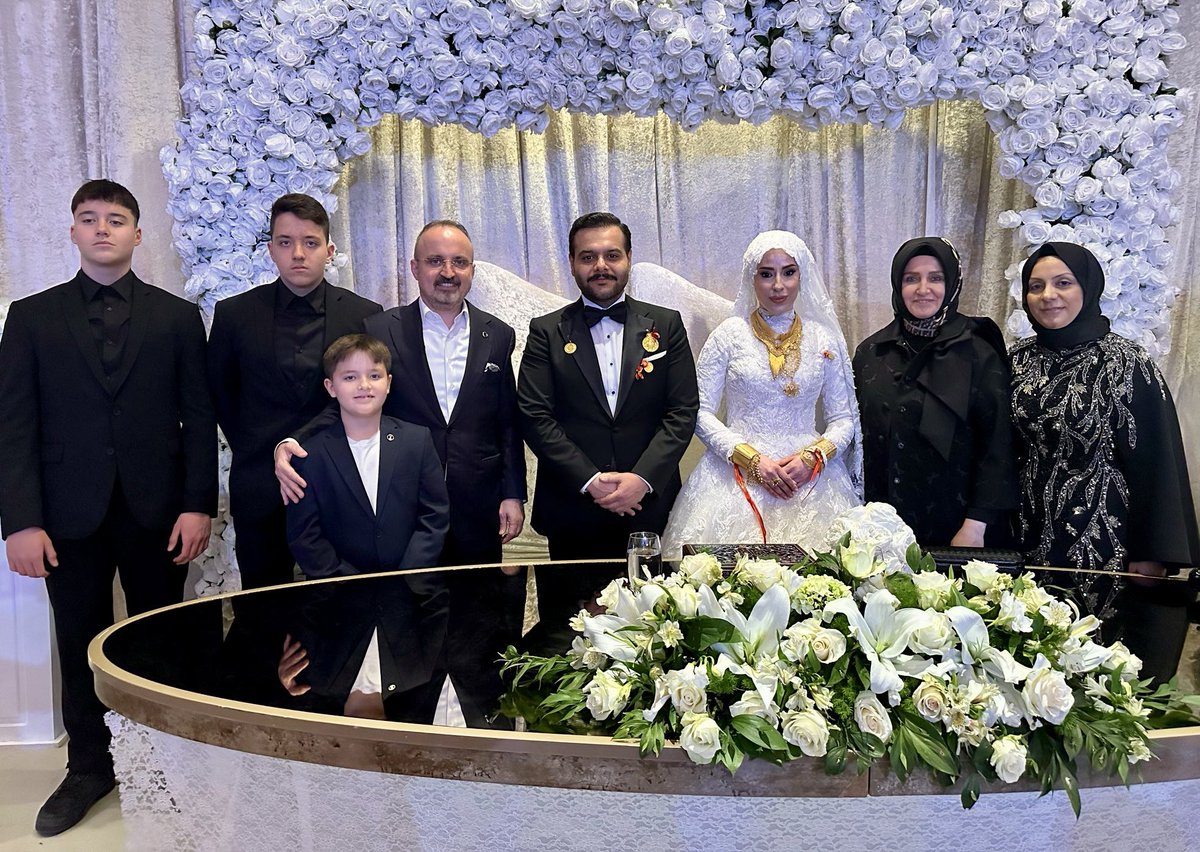 İçişleri Bakan Yardımcısı Aktaş’ın Oğlu ve Diğer Bir Ailenin Kızları Nikah Halinde Evlendiler