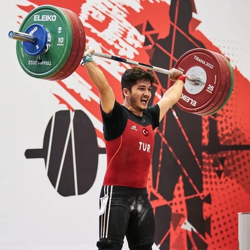 Muhammet Furkan Özbek Avrupa Halter Şampiyonası'nda Gümüş Madalya Aldı