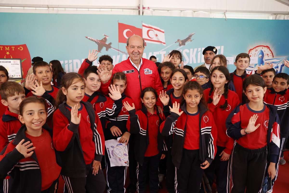 Cumhurbaşkanı Tatar, TEKNOFEST 2025'in İkinci Gününde Festival Alanını Ziyaret Etti