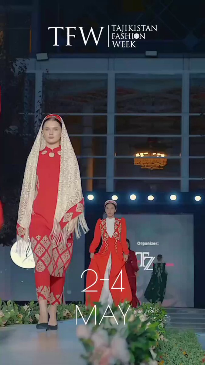 Tacikistan Moda Haftası'nın Sembolü Geleneksel Çakan Giysisi Oldu