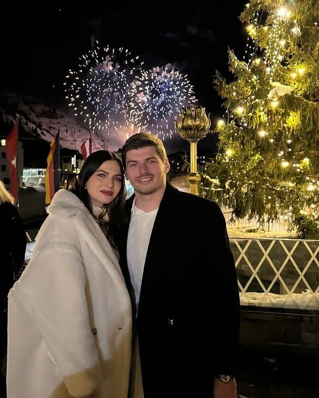 Max Verstappen ve Kelly Piquet İlk Çocuklarını Kucakladı